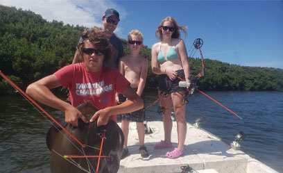 family-bowfishing